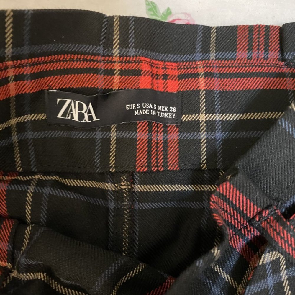 Plaid Midi Pencil skirt- Belt Included - Picture 6 of 6